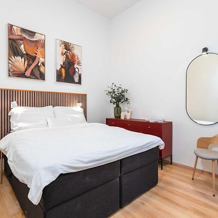 Modern Apartment French Balkony Budapeşte Dış mekan fotoğraf